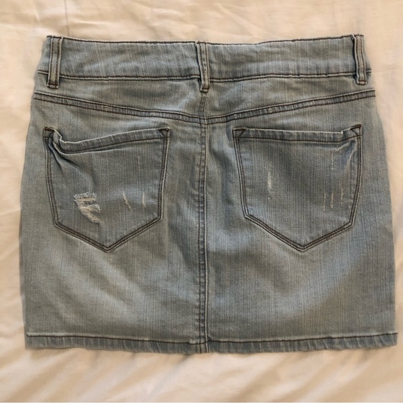 Dynamite light wash denim mini skirt. Size 27. - Picture 2 of 5